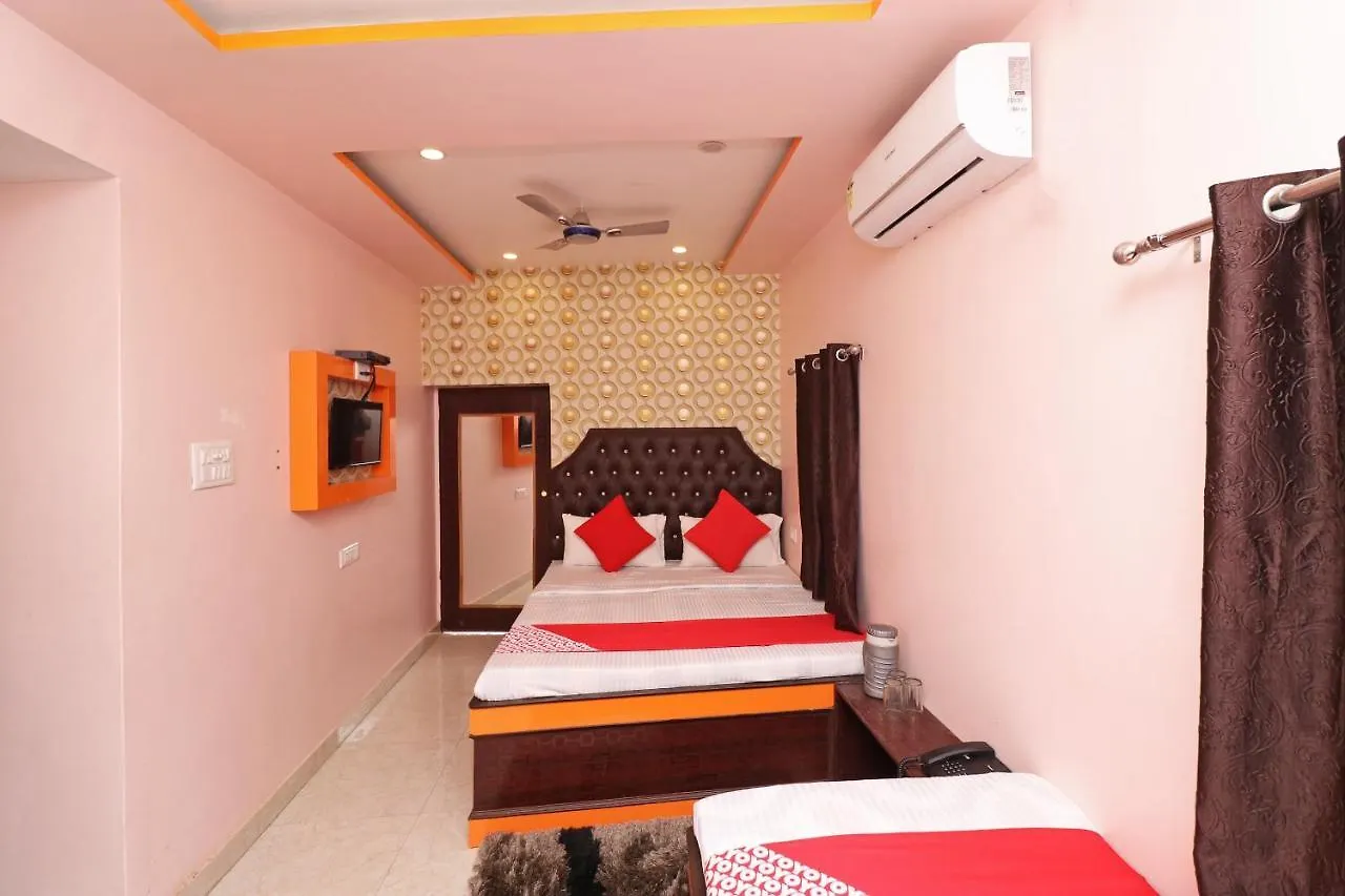 Oyo 36914 Hotel Aditya Varanasi 3*,  India